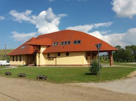 A picture of the hotel: Miklós Fogadó és Étterem