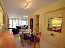 מלון צילום: Gardenias Maisonette