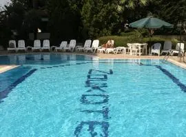 Zoukotel Hotel, hotel in Jounieh