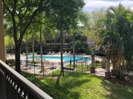 Gambaran Hotel: 2BR Townhouse on Harbor Island w/ Pool