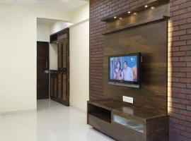 A picture of the hotel: 3 BHK Service Apartment in Aundh