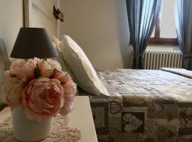 Hotel fotoğraf: New lovely flat (4+1 sleeps) with garden located between Florence and Chianti area