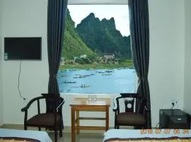 Son Doong Riverside