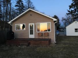 Хотел снимка: 2br, 1 bath - House Rental on the Fox River - Sleeps 6