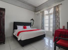 Hotel Photo: RedDoorz Syariah near Universitas Negeri Padang