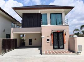 Hotel Photo: for-bedroom private pool garden villa