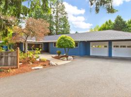 Фотография гостиницы: Park-like, private home close to downtown Bellevue