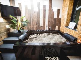 Hotel fotoğraf: Junior Suites con Jacuzzi