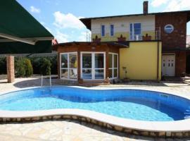 Foto di Hotel: Gasthaus Joó-Wellness Pension