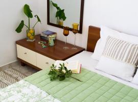 Hotel Photo: INSPIRATION Guestroom with Amazing Roof Garden