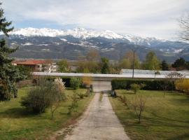 Hotel fotografie: Comfy home for group and family. Wonderful view!