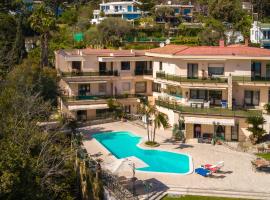 ホテル写真: Holiday Naples Family - Big Apartment on The Swimming Pool in front of Capri