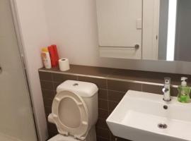 Hotel Foto: Central CBD Studio!Furnished,2