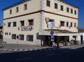Hotel Carvajal