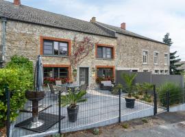 Hotel Photo: Spacious Holiday Home With Fireplace