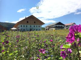 A picture of the hotel: Kreuzerhof