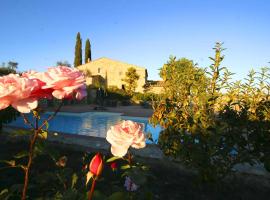 รูปภาพของโรงแรม: Montalcino Villa Sleeps 7 Pool WiFi