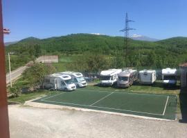 Hotel foto: Camping Burrel