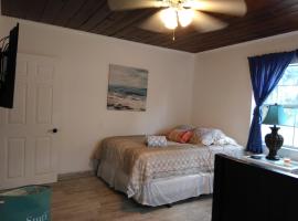 Hotel Photo: Mediterranean Cottage in Palm Bay