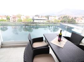 A picture of the hotel: EXCLUSIVE TWO BEDROOM APARTMENT RIVERSIDE