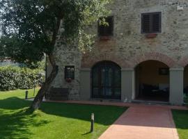 A picture of the hotel: Colonica di Paola