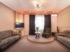 Hotel Photo: Warm and Bеаutiful Apartments on Kotliara Street