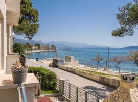 Hotel fotoğraf: Beachfront Apartments Gabine