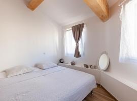 Фотографія готелю: Alpinias Bed and Breakfast