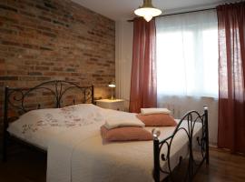 Hotel Photo: Apartament 711