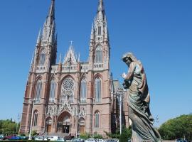 Фотография гостиницы: Apartamento Catedral La Plata