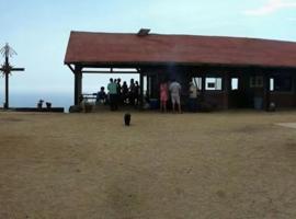 מלון צילום: CABIN BY THE OCEAN CLIFFS AT THE ENTRANCE OF THE WINE ROUTE