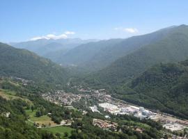 호텔 사진: Maison 6 pers vue montagne et proche coin baignade dans la rivière 80709