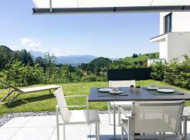 Fotos de Hotel: Gartenwohnung mit Blick auf Salzburg