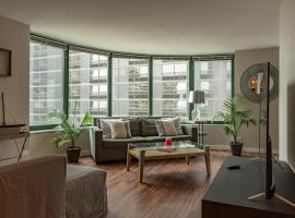 รูปภาพของโรงแรม: ENVITAE 3BR Downtown Luxurious Suite Views & Pool