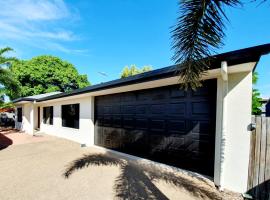 A picture of the hotel: 3 bedroom central home