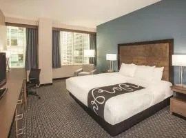 La Quinta Inn & Suites by Wyndham Chicago Downtown