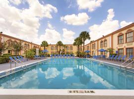 La Quinta Inn by Wyndham Orlando International Drive North, хотел в Орландо