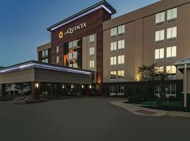 La Quinta by Wyndham Cleveland Airport West, hotel in North Olmsted