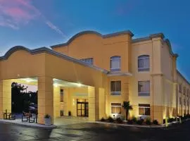 La Quinta by Wyndham Florence, hotel in Florence