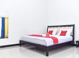 RedDoorz near Sultan Hasanuddin Airport 2 Makassar, ξενοδοχείο σε Μακασάρ