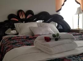 A picture of the hotel: Perfect Home Away-King size Bed Orlando