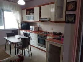 Hotel kuvat: Myslym Shyri Apartament