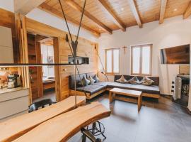 A picture of the hotel: Luxus-Chalet am Fluss