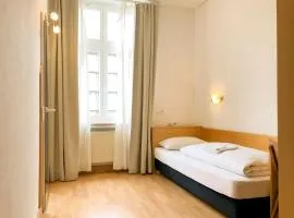 Hotel Moon