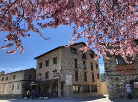 Hostal Pas De La Pera, hotel in Aransá