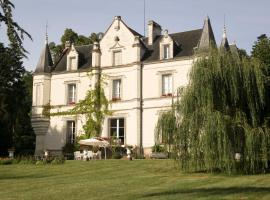 A picture of the hotel: Château de Mont-Félix