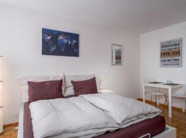 Foto di Hotel: Great 2 rooms, 2 beds Studio in Zurich center #507