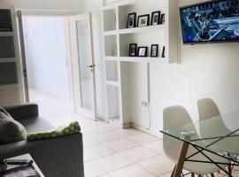 Хотел снимка: Departamento 1 dormitorio con patio luminoso