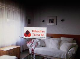 A picture of the hotel: Thelena Apartman