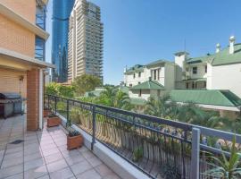 Hotel fotoğraf: CITY CENTRE APARTMENT with POOL and CARPARK